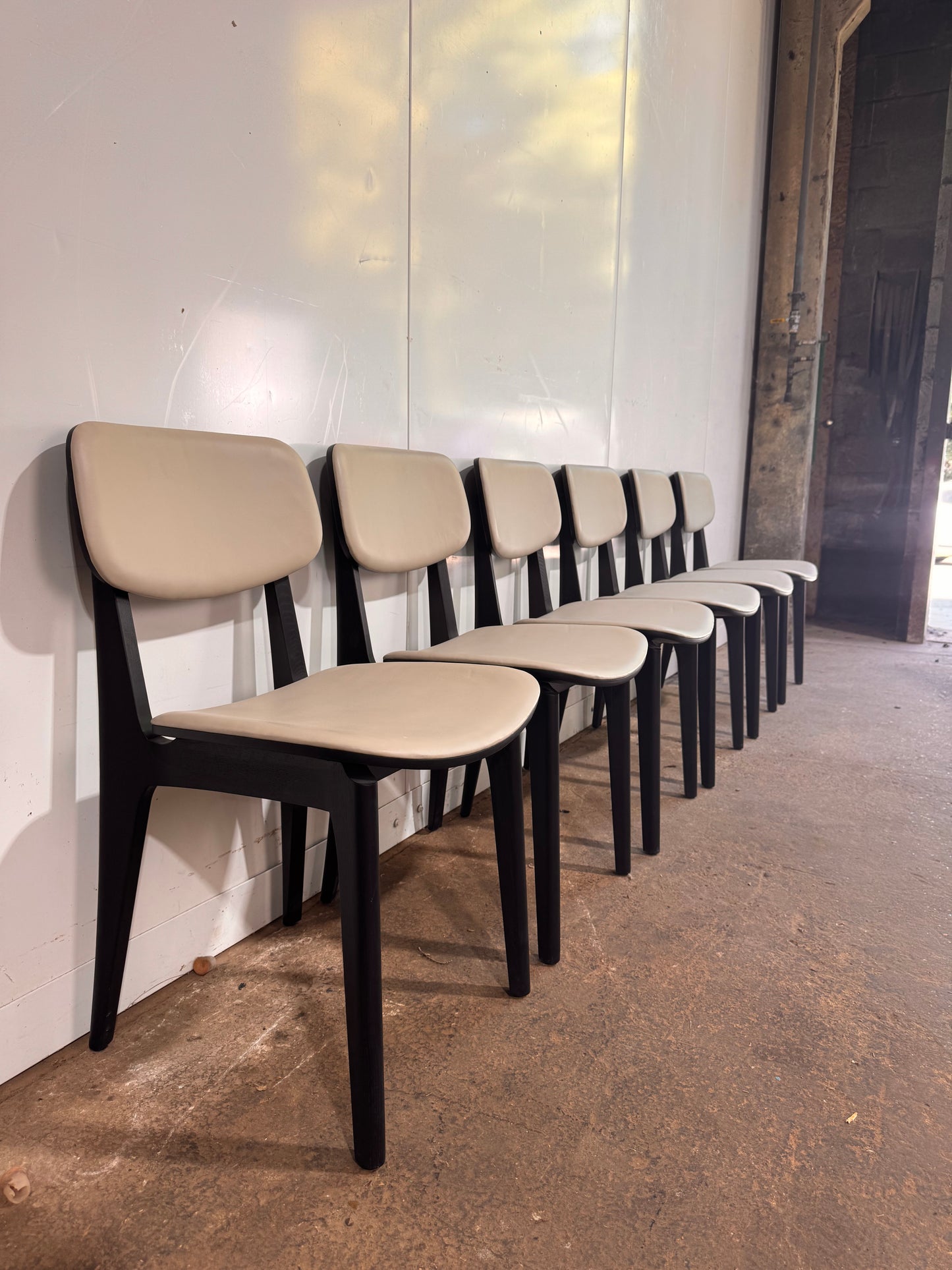Camerich Set of 6 ‘Leaf’ Dining Chairs