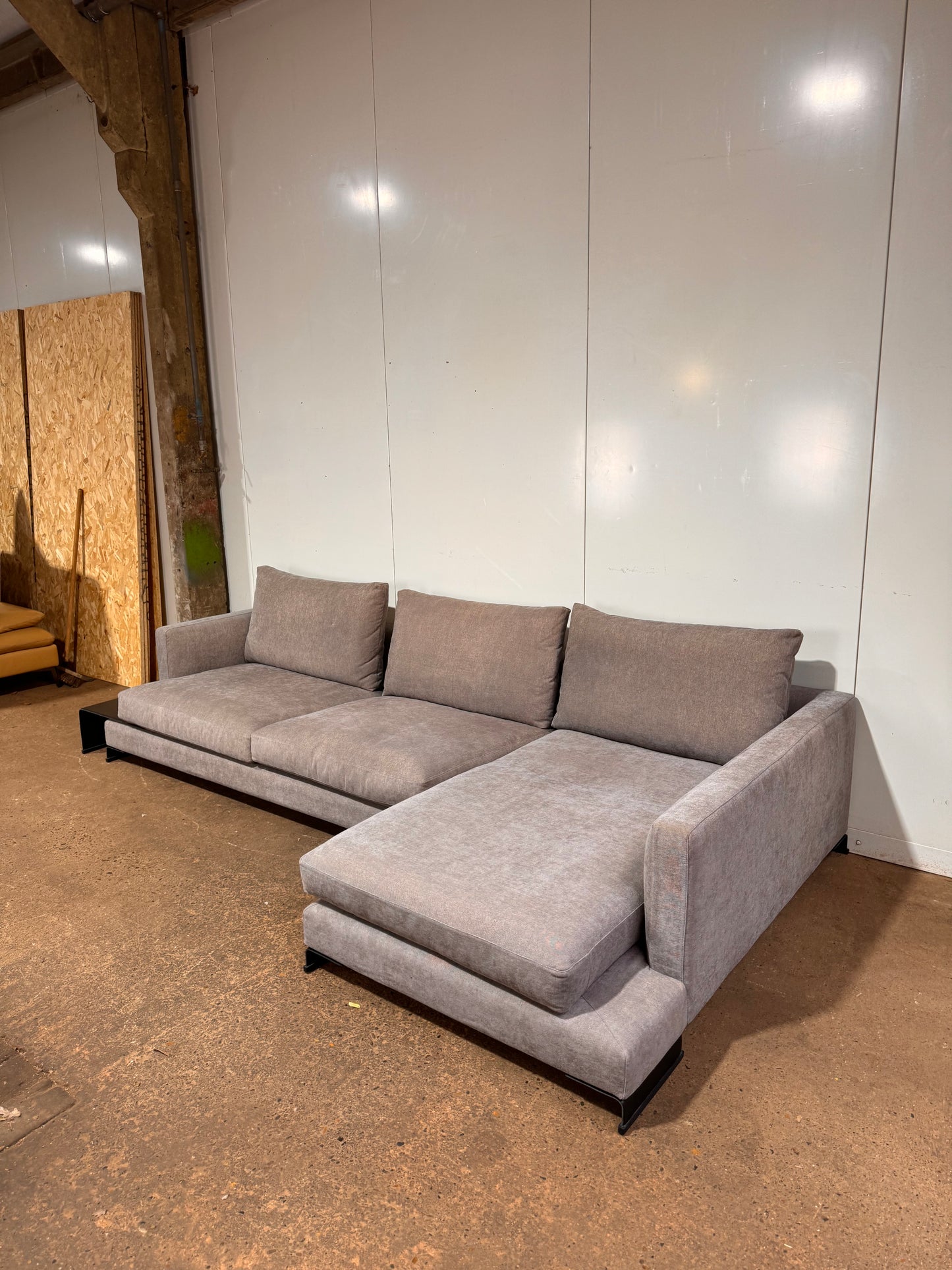 Camerich Lazytime L Shape Sofa & Side Table