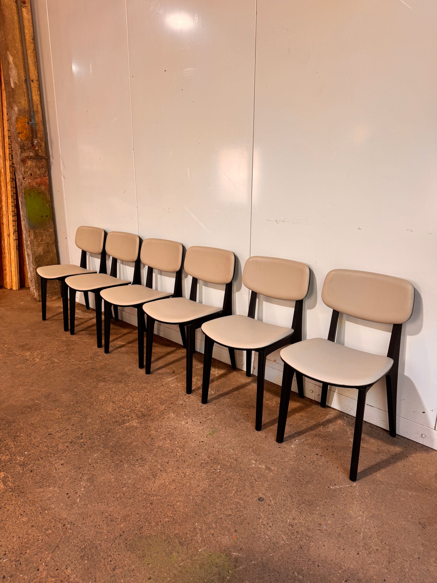 Camerich Set of 6 ‘Leaf’ Dining Chairs