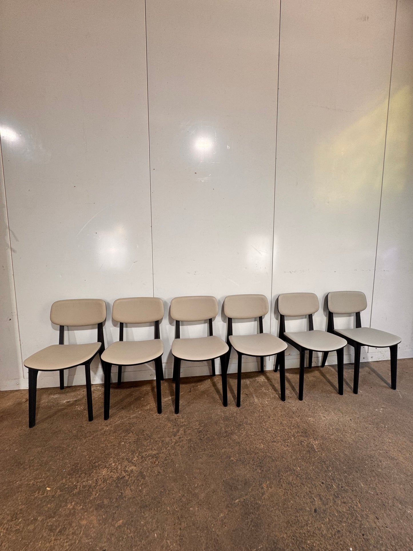 Camerich Set of 6 ‘Leaf’ Dining Chairs