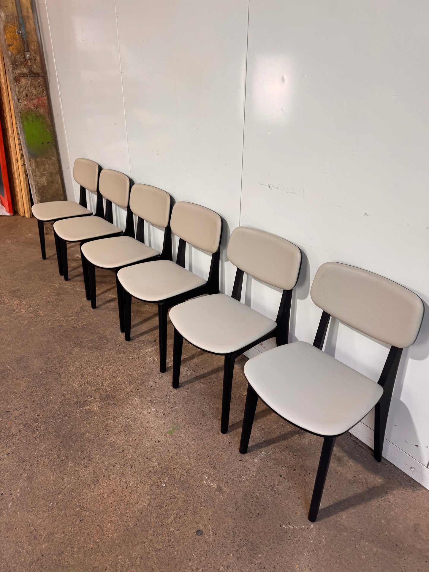 Camerich Set of 6 ‘Leaf’ Dining Chairs