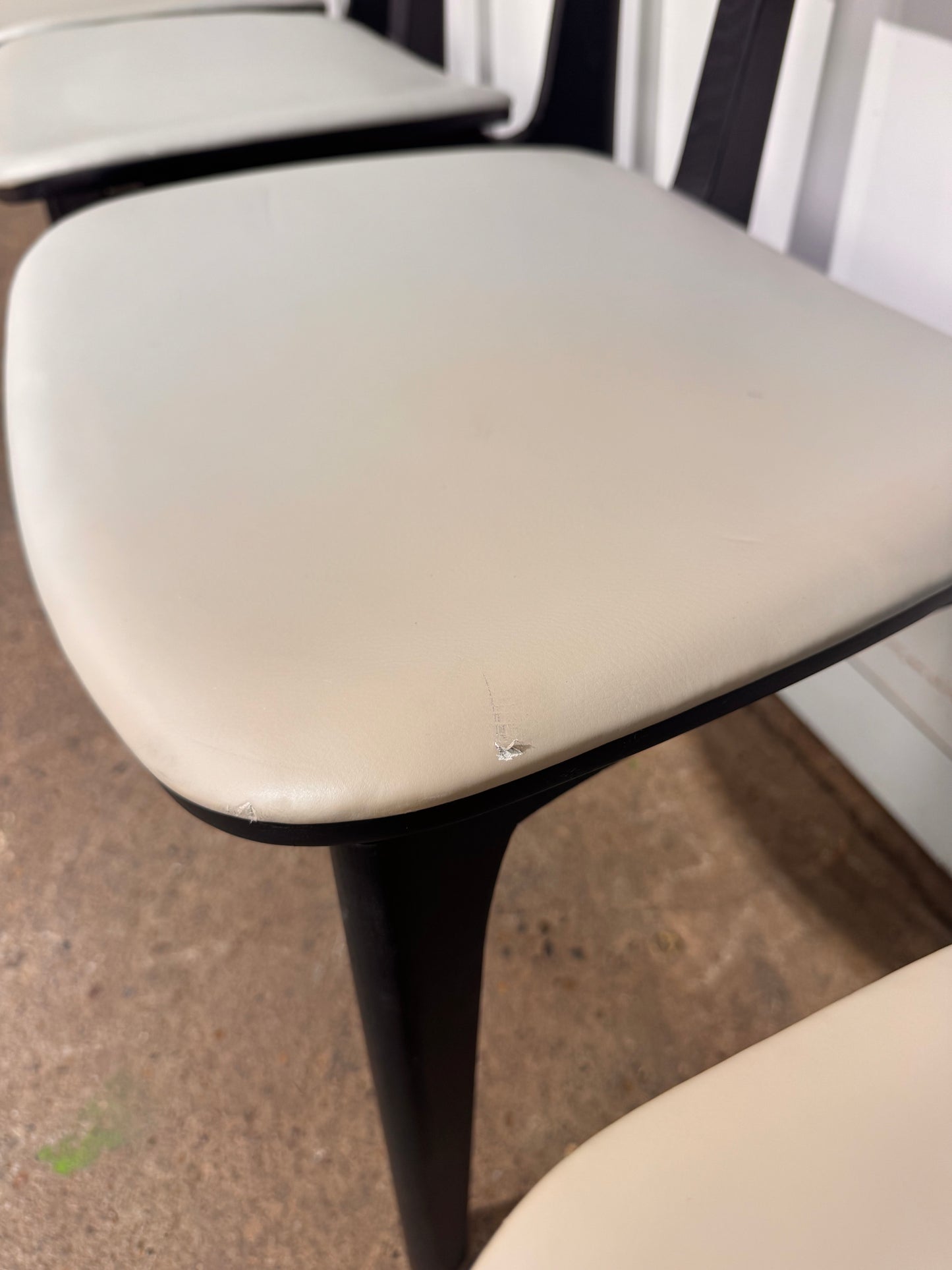 Camerich Set of 6 ‘Leaf’ Dining Chairs